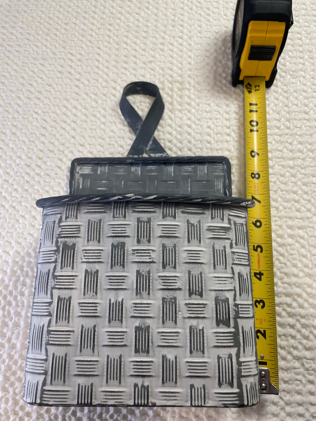 Metal Basket Weave Wall Pocket